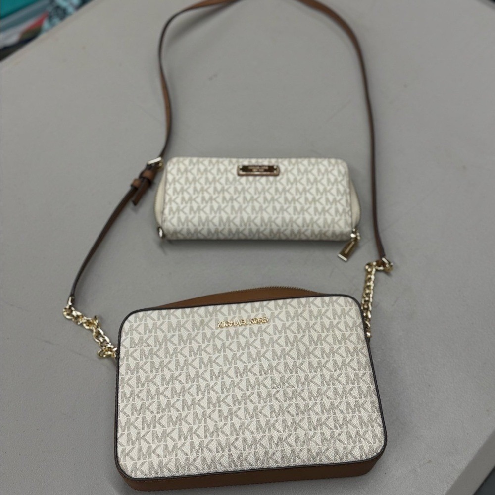 Michael Kors Jet Set Crossbody Bag and Wallet Set Vanilla Acorn‎ Logo MK